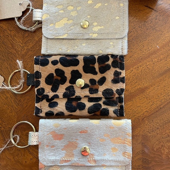 Cowhide Coin purses with keychain holder. - Picture 2 of 4